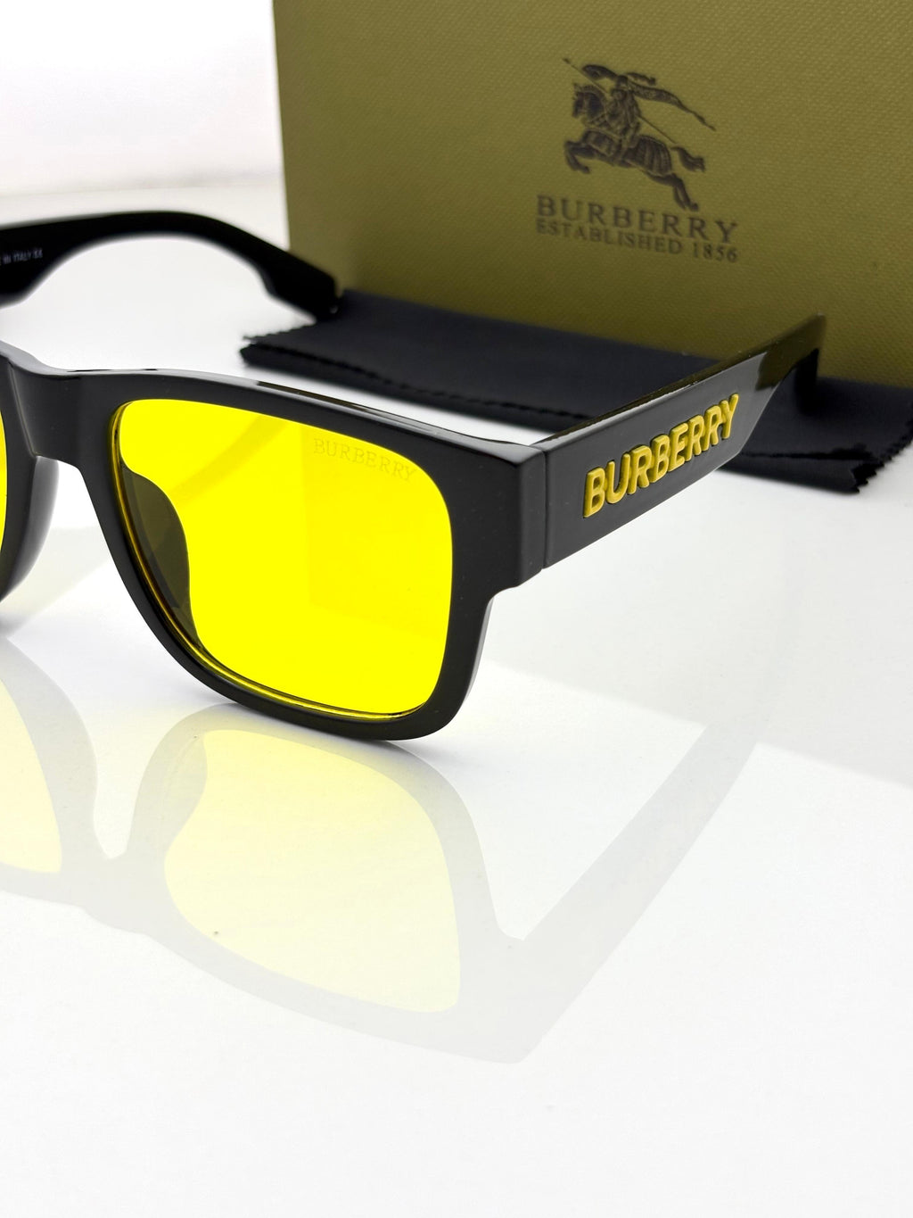 Burberry 4358 Yellow Black