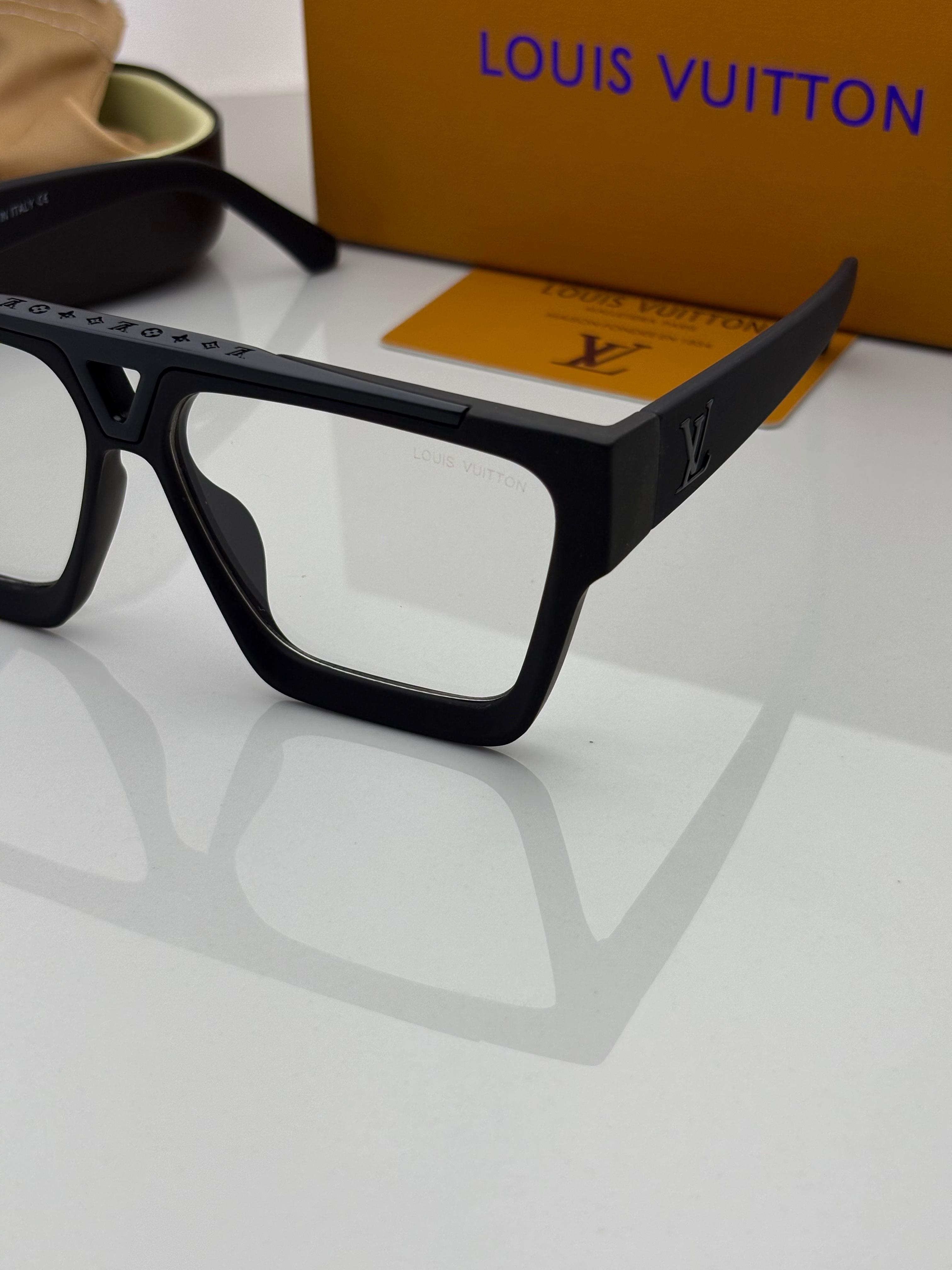 Louis Vuitton 1502 Frame