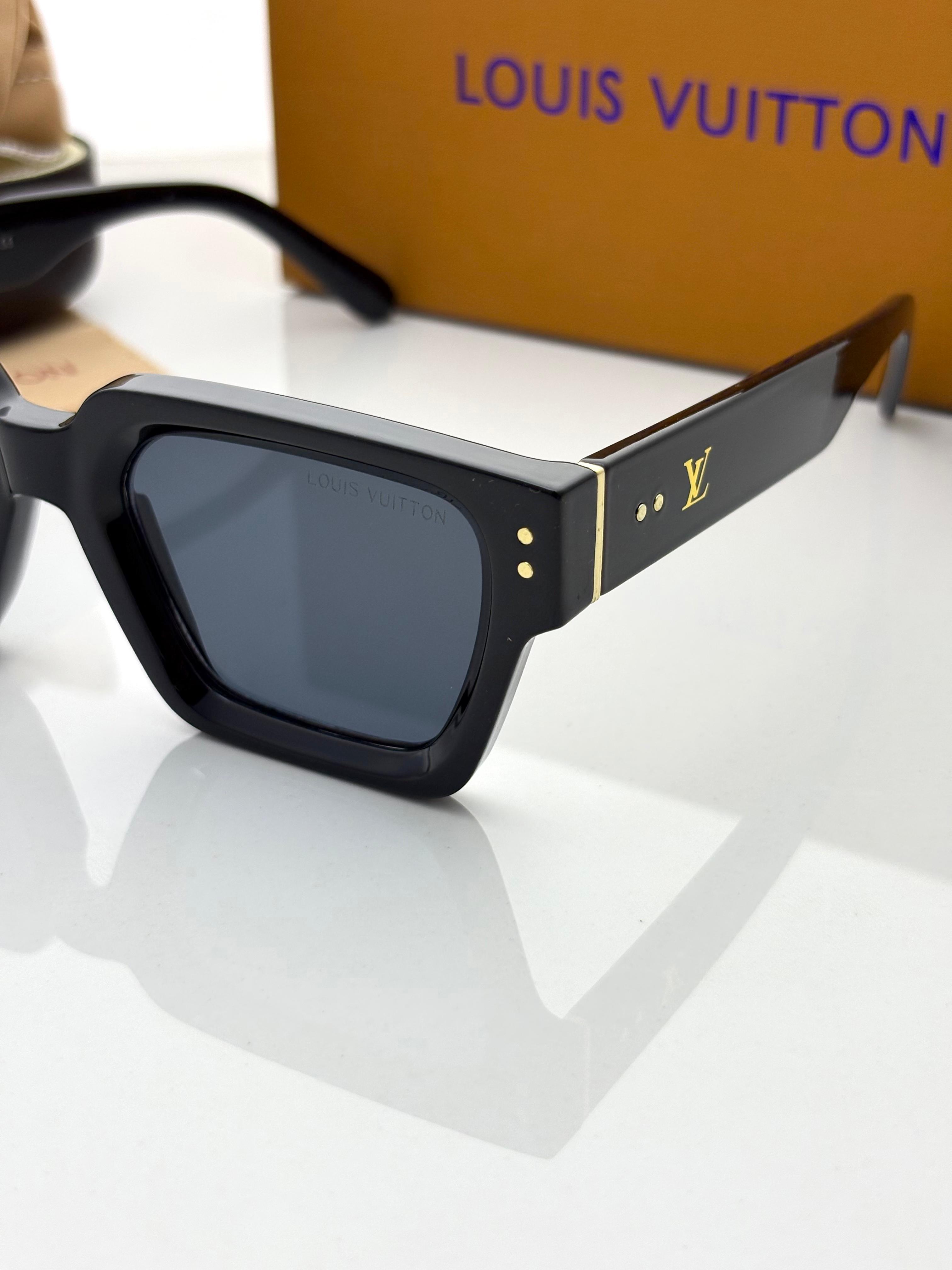 Louis Vuitton 35104 Black