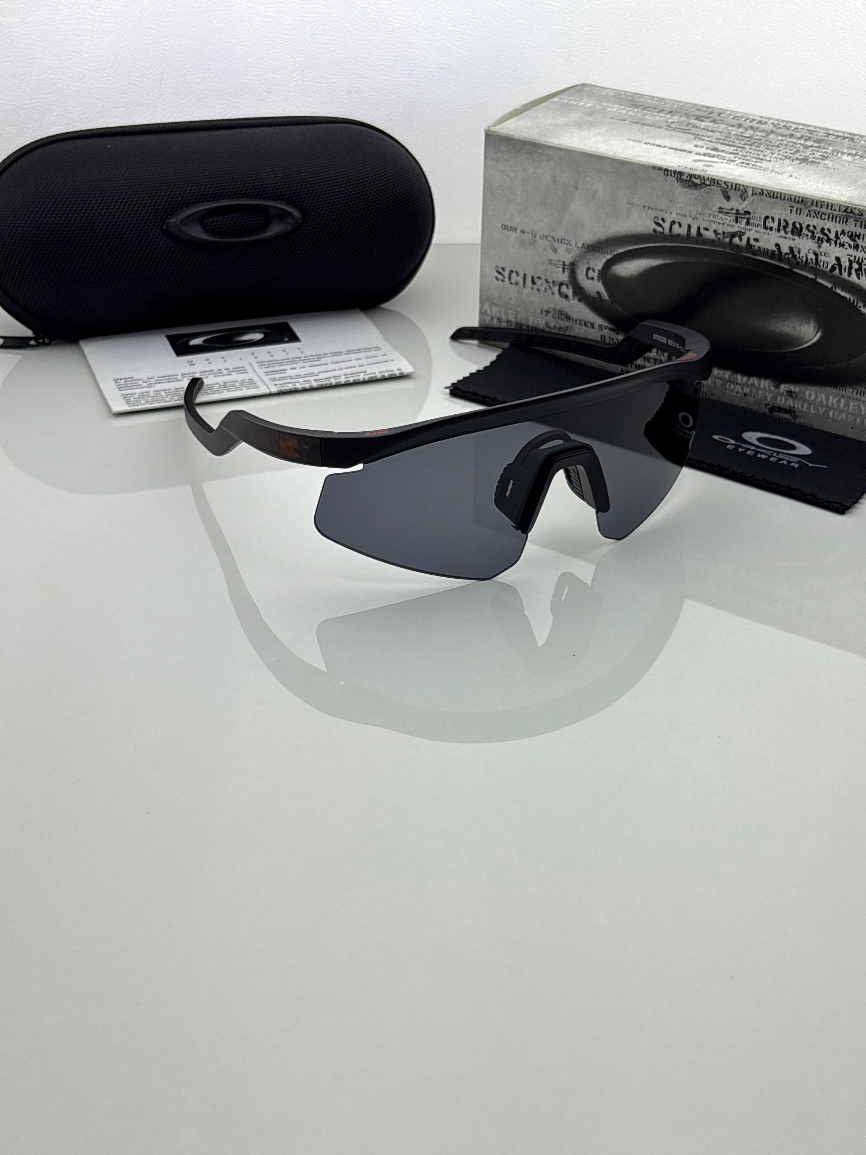 Oakley 4929 Black