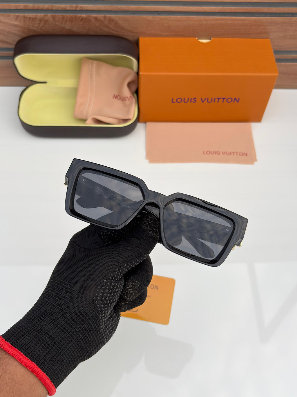 Louis Vuitton 96006 Black Gold