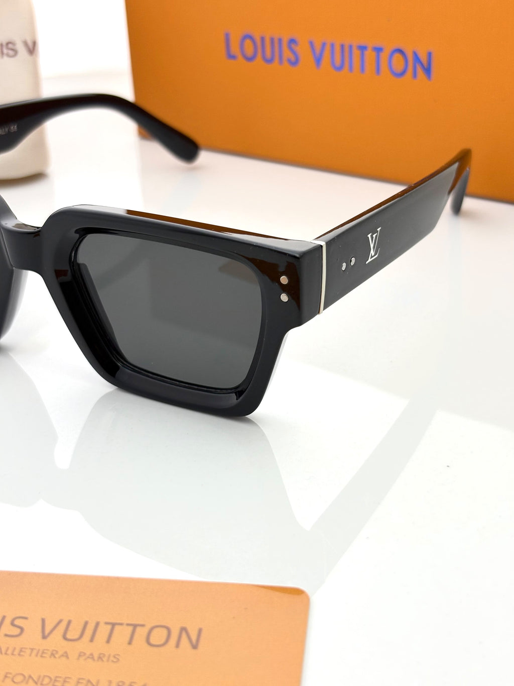 Louis Vuitton 35104 Black Black