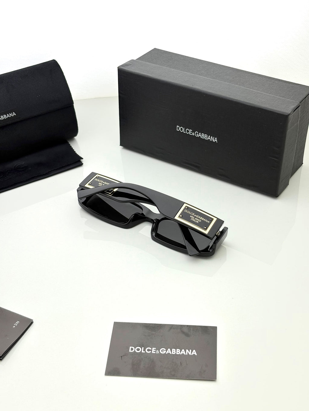 Dolce & Gabbana  23013 Black