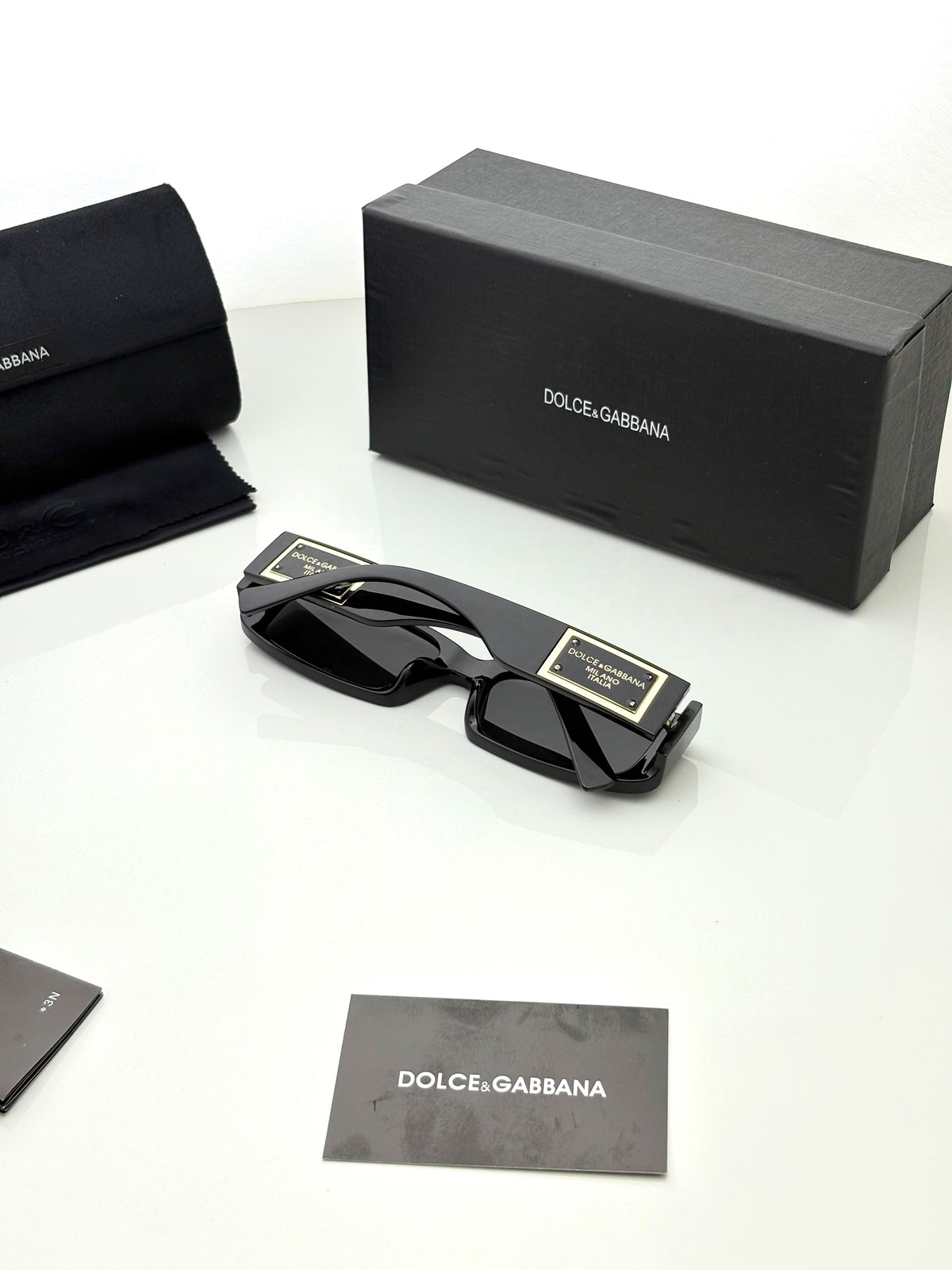 Dolce & Gabbana  23013 Black