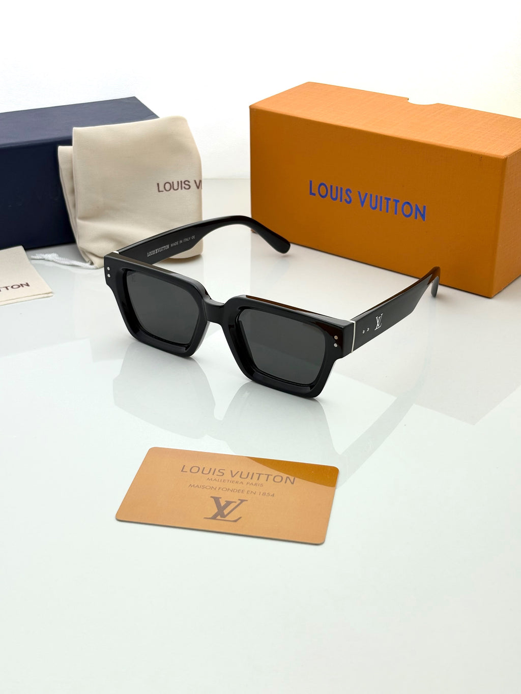 Louis Vuitton 35104 Black Black