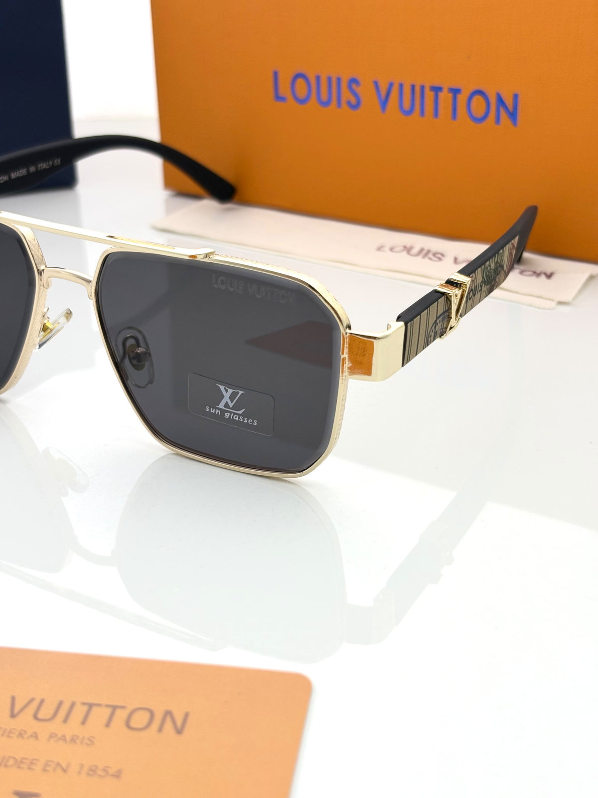 Louis Vuitton 24022 Golden Black