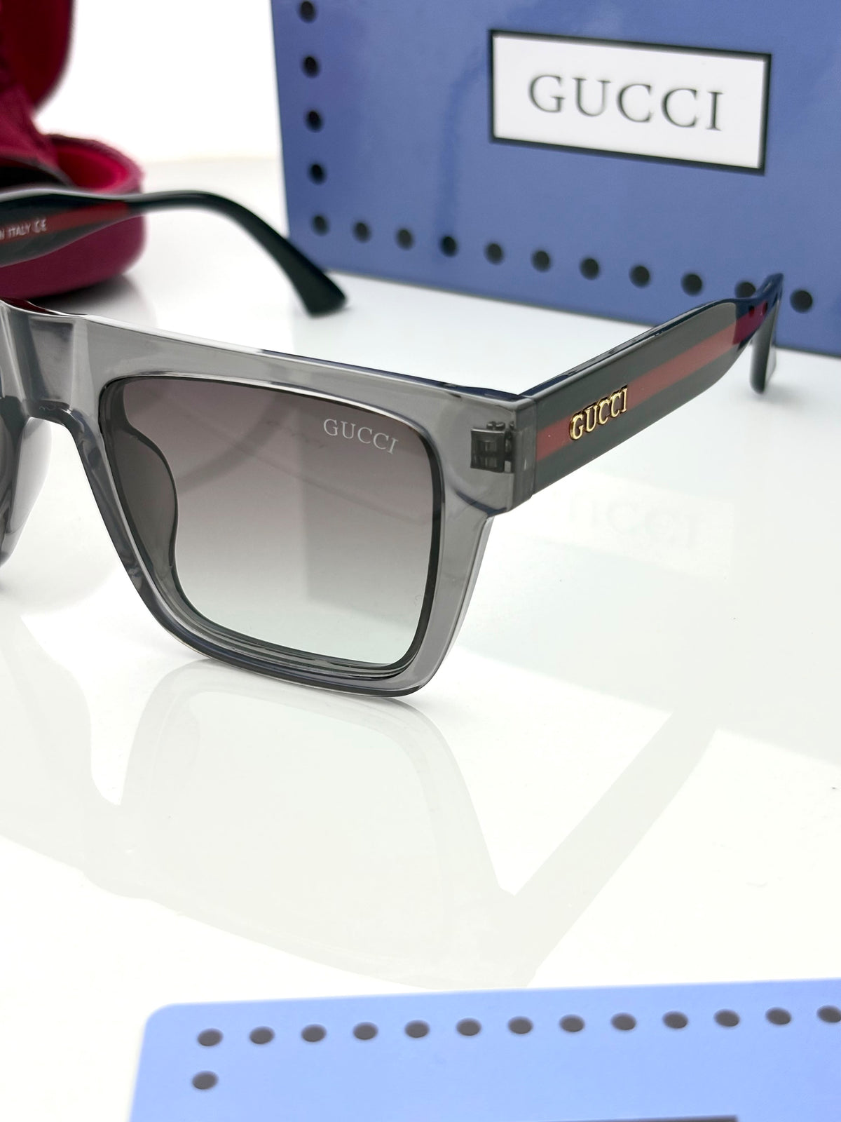 Gucci 1868 Grey