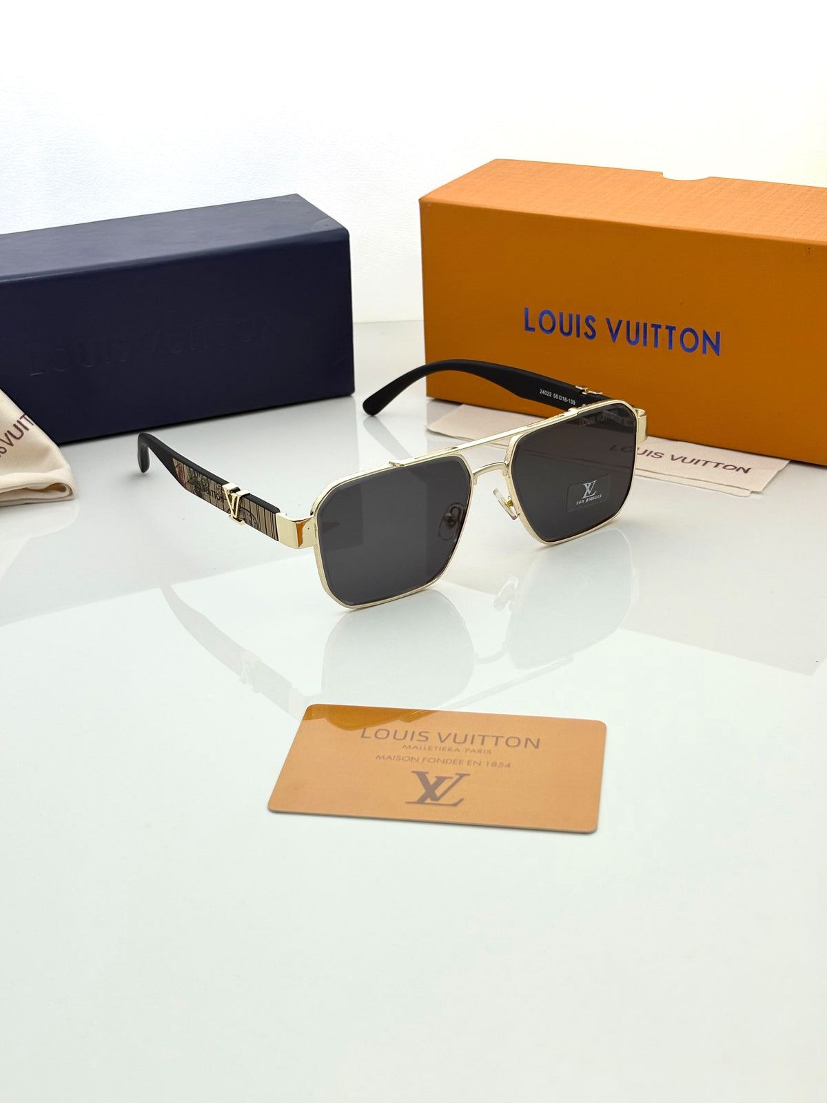 Louis Vuitton 24022 Golden Black