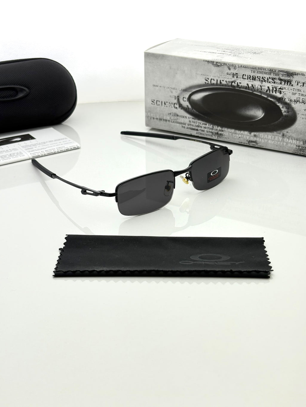 Oakley 24015 Black