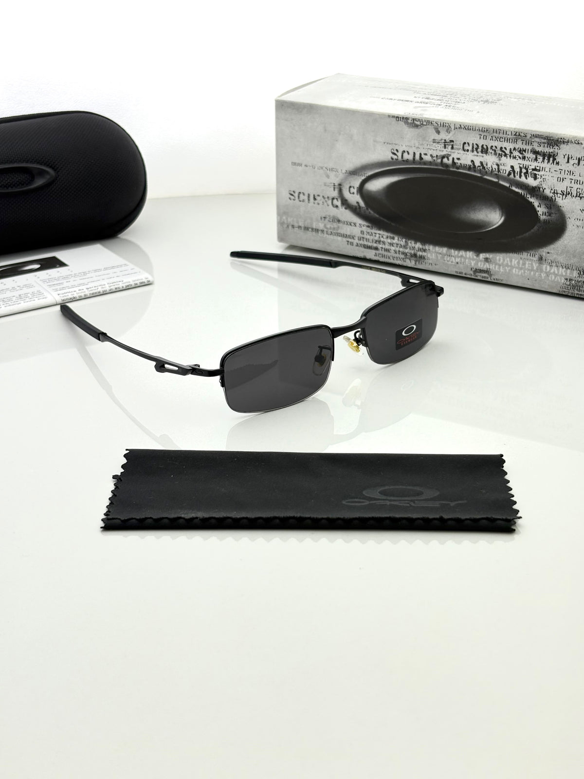 Oakley 24015 Black