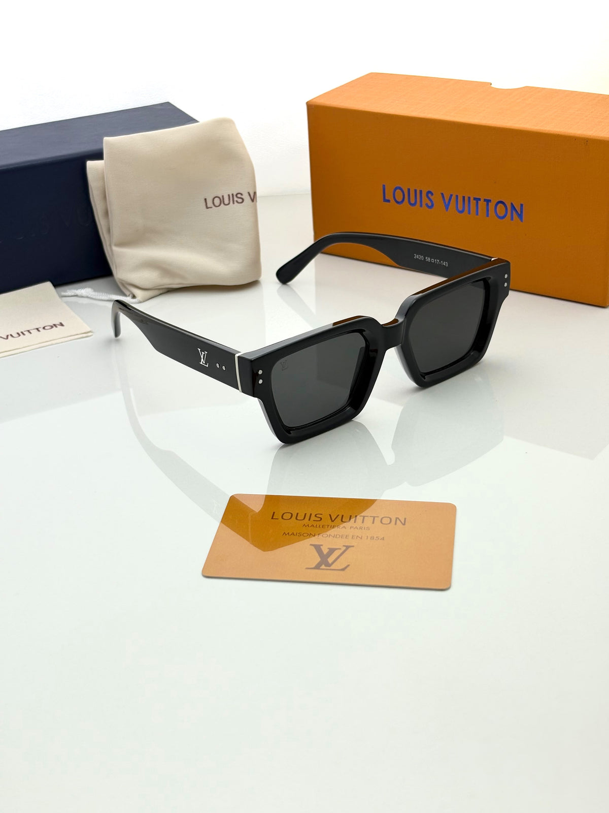 Louis Vuitton 35104 Black Black