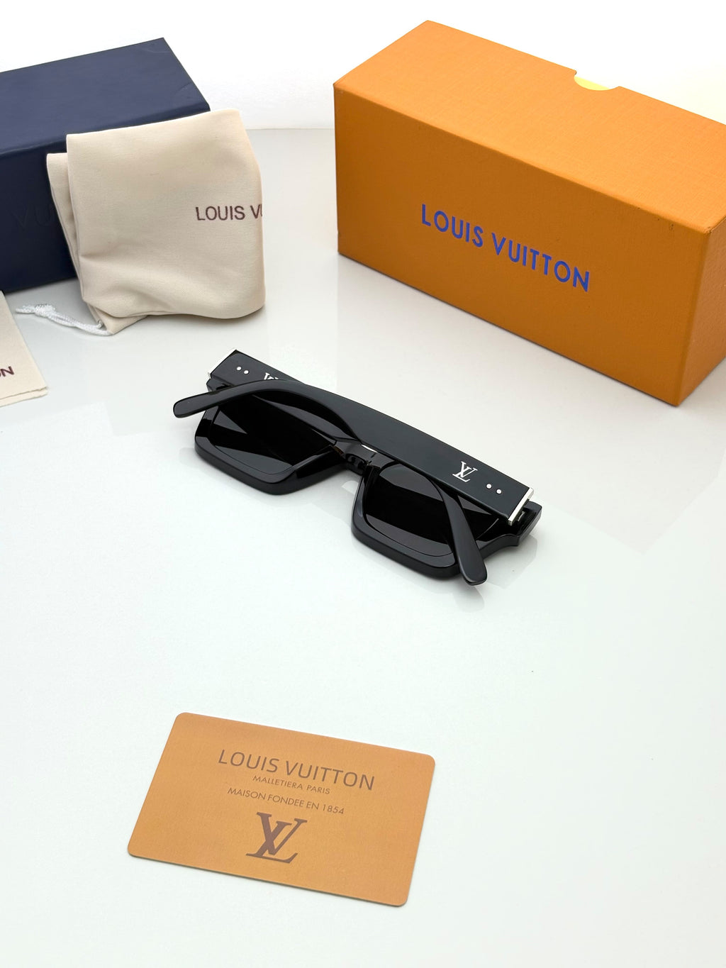 Louis Vuitton 35104 Black Black